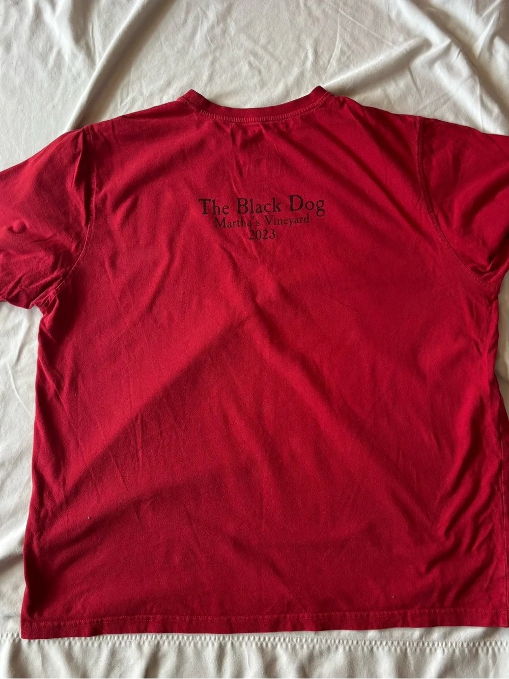 Black Dog T-Shirt - Red Men’s size XL